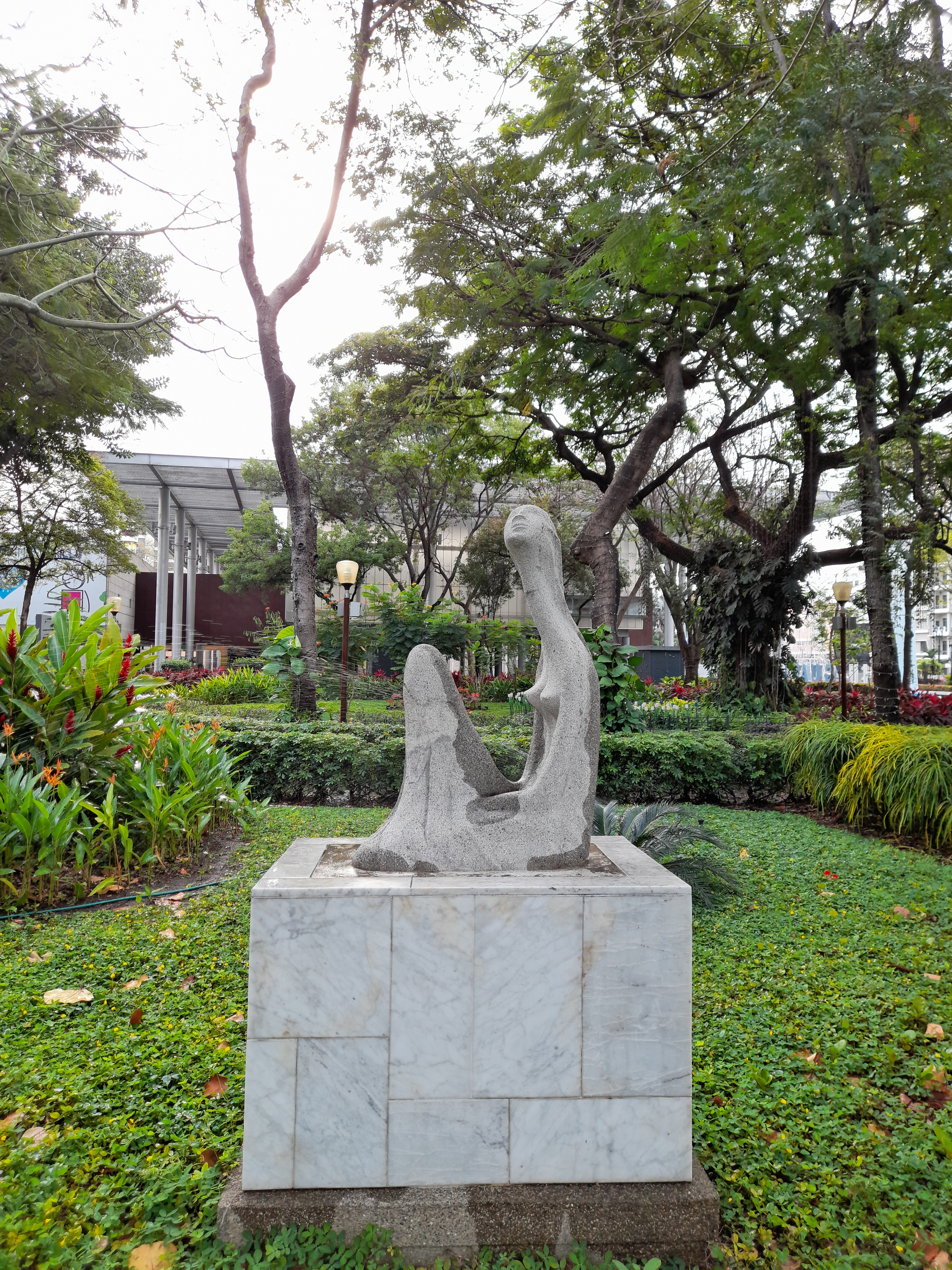 Plaza Rodolfo Baquerizo Moreno 13